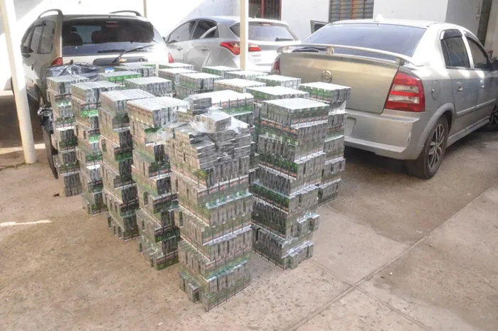 Cajas de cigarrillos incautadas por la Policía. · Foto: Ministerio del Interior