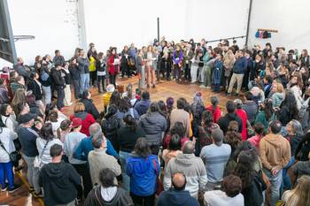 Durante la asamblea, el 26 de agosto, en el liceo José Luis Invernizzi, de Piriápolis. · Foto: Pablo Serrón