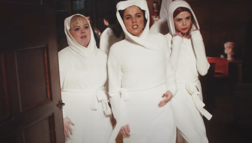 20221022 P26 Derry Girls