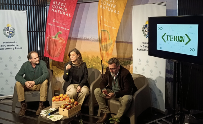 Pablo Pacheco, de la UAM, Laura González, directora general de la Granja, y Matías Carámbula, subsecretario del MGAP, en la presentación de Feria, el 10 de setiembre , en la Expo Prado.