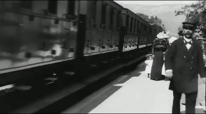 Fotograma de La llegada del tren, Lumiére, 1895