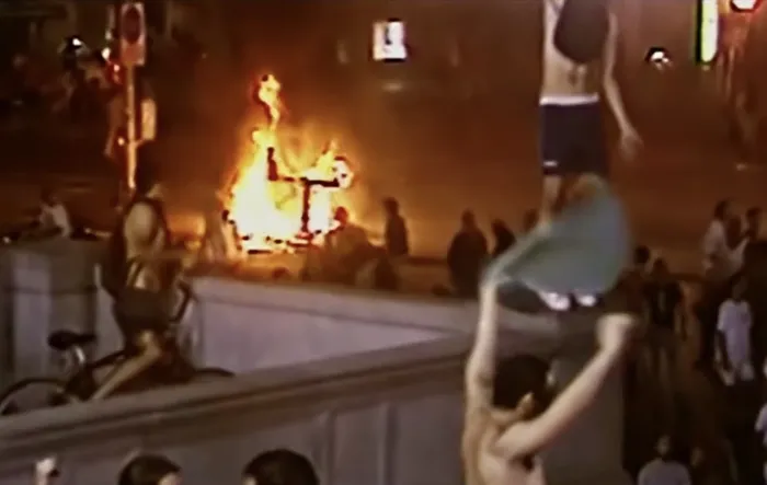 Foto principal del artículo 'Diciembre: “una crónica atmosférica de las crisis de 2001 en Argentina”' · Foto: Captura