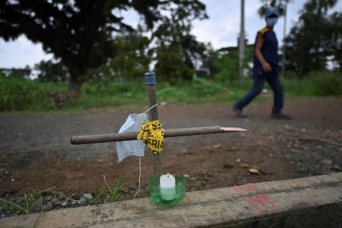 Lugar donde murió un hombre en el marco de una nueva protesta contra el gobierno del presidente colombiano Iván Duque, el 28 de mayo, en Cali, Colombia.
 · Foto: Luis Robayo, AFP