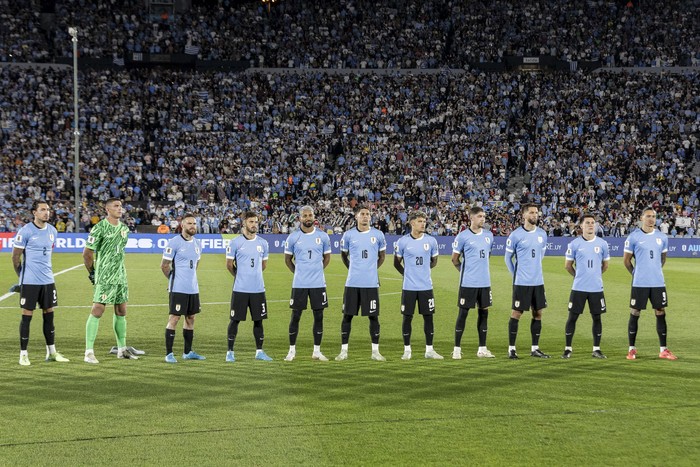 Jugadores de la selección de Uruguay minutos antes de enfrentar a Colombia, por las Eliminatorias a la Copa Mundial 2026. (Archivo, noviembre de 2024) · Foto: Rodrigo Viera Amaral
