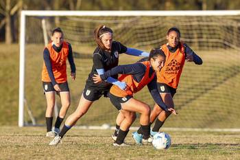 Entrenamiento de la selección uruguaya de fútbol femenino (archivo, junio de 2025). · Foto: Rodrigo Viera Amaral