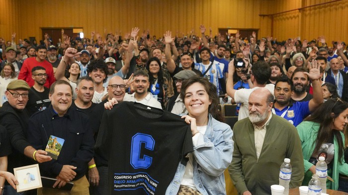 Dalma Maradona en el primer Congreso Maradoniano en la Universidad de Buenos Aires. Foto: Revista Meta.