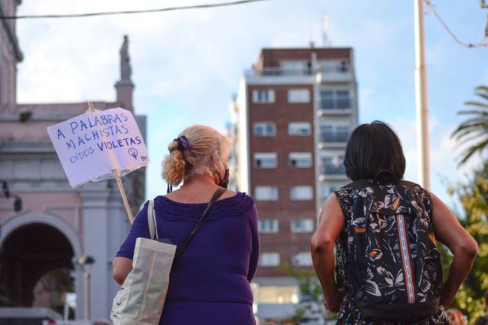 Movilización feminista, este lunes, en Maldonado. · Foto: Nathalie González