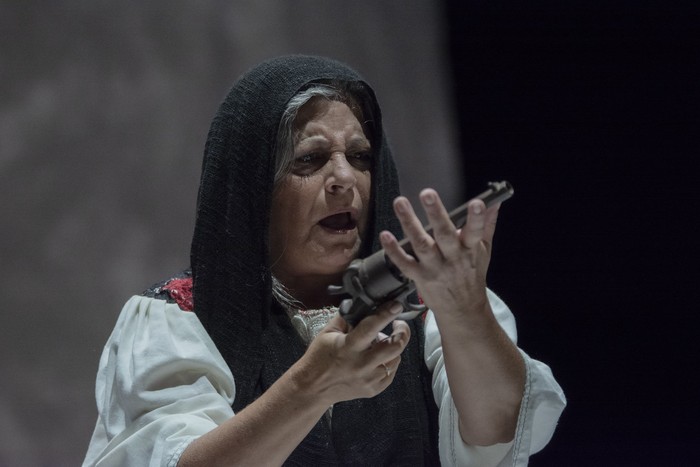 De apellido Amor. Foto: Santiago Bouzas, Teatro Solís