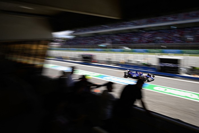 Daniel Ricciardo, piloto de Vcarb, durante la primer sesión de entrenamientos libres en el Circuito de Cataluña, el 21 de junio, en Montmeló, de cara al Gran Premio de España de Fórmula Uno. · Foto: Josep Lago, AFP