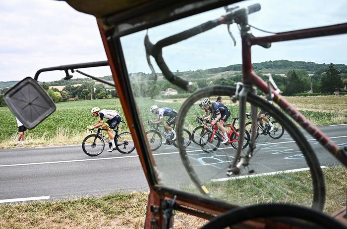 El ciclista holandés Taco Van Der Hoorn, lidera una escapada, el 22 de julio, durante la 19ª etapa de la 
109ª edición del Tour de Francia, 188,3 km entre CastelnauMagnoac y Cahors. · Foto: Anne-Christine Poujoulat, AFP