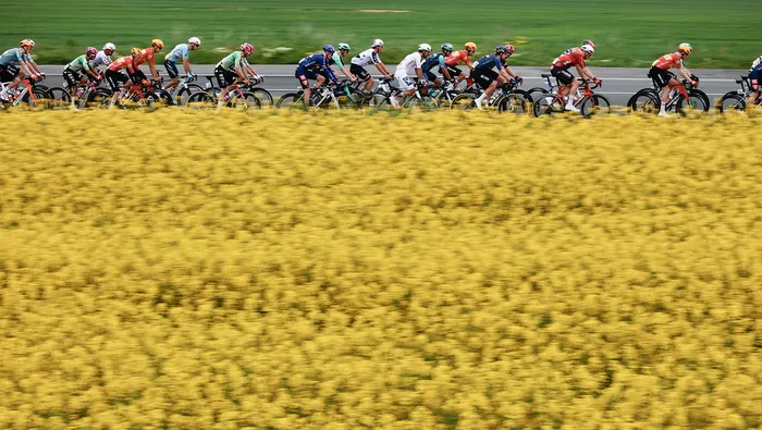Durante la segunda etapa del Giro de Italia 2026, el 9 de mayo, entre Burgas y Veliko Tárnovo, Bulgaria. · Foto: Luca Bettini, AFP