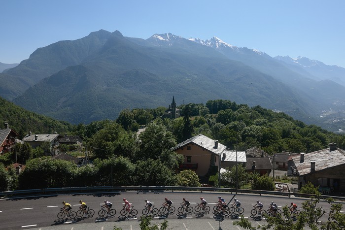 Paso Joux, el 30 de mayo, durante la 19.ª etapa de la 108.ª carrera ciclista Giro de Italia, entre Biella y Champoluc. · Foto: Luca Bettini, AFP