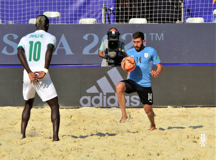 Uruguay y Senegal, en el Luzhniki Beach Soccer Arena, el 20 de agosto, en Moscú.