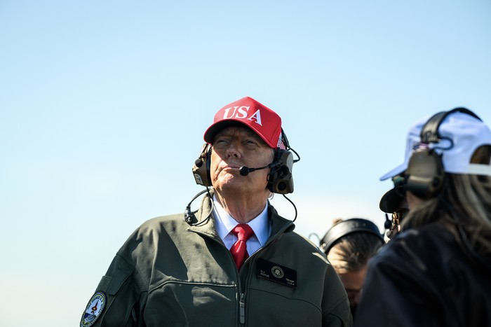 Donald Trump durante el 250º aniversario de la Marina de Estados Unidos, a bordo del USS George HW Bush en el océano Atlántico frente a la costa de Norfolk, Virginia (archivo, octubre de 2025). · Foto: Daniel Torok, Casa Blanca