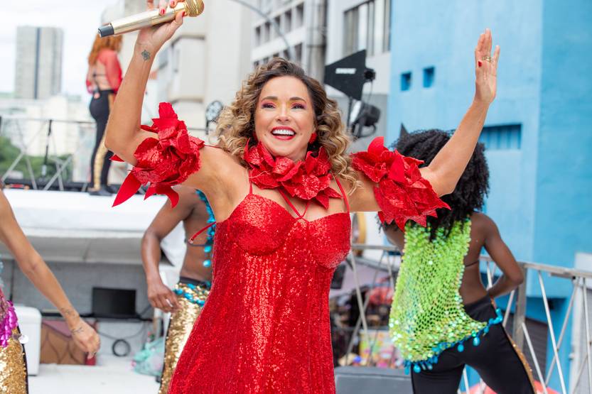 22.23 EXTRA Daniela Mercury 3