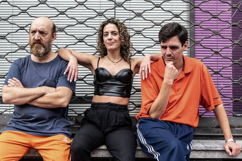 20250505 lunes teatro un hombre torcido