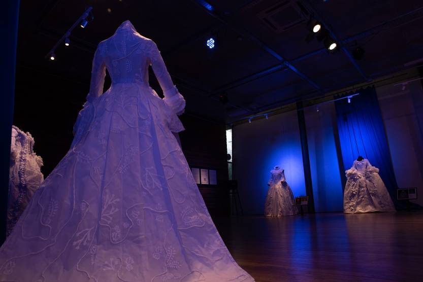25 20230701 Trajes de papel 3