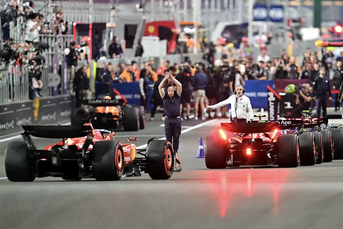 Sesión de clasificación sprint antes del Gran Premio de Fórmula Uno de Qatar, el 29 de noviembre, en el Circuito Internacional de Lusail, en Doha. · Foto: Giuseppe Cacace, AFP