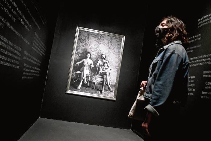 Foto de María Pía Galvalisi, en la muestra del Espacio de Arte Contemporáneo. 
 · Foto: Javier Calvelo, adhocFOTOS