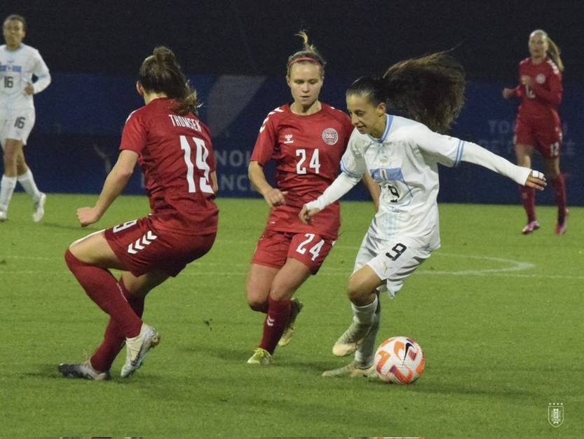 20230221 DEP femenino uru - din