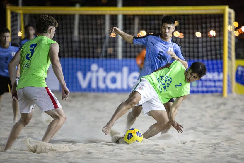 20230309 suple Deporte Fútbol playa 2