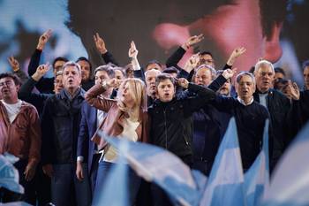 Axel Kicillof, el 7 de setiembre, en el búnker de Fuerza Patria, en La Plata. · Foto: Nicolás Aboaf, Prensa Axel Kicillof