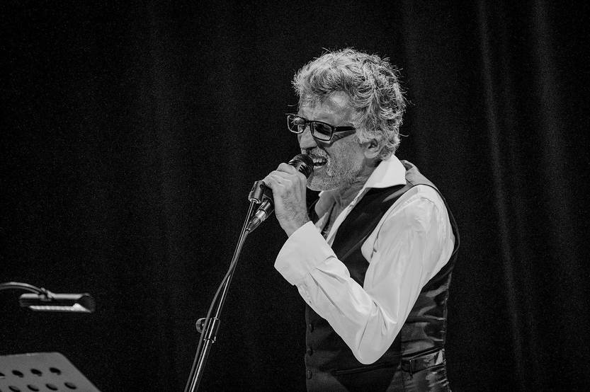 Gabriel Richieri Mas allá de los mundos