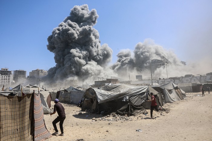 Ataque israelí sobre la ciudad de Gaza, el 10 de setiembre. · Foto: Omar Al-Qattaa, AFP