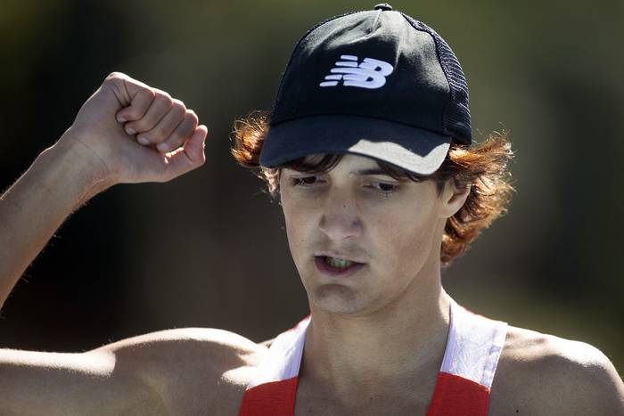 Gonzalo Gervasini, en los 800 masculinos, el 24 de abril, en la pista de atletismo. · Foto: .