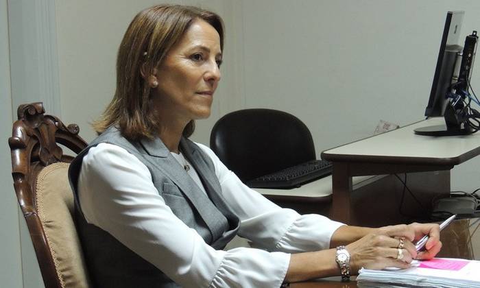 La presidenta de la Asociación de Magistrados del Uruguay, Graciela Gatti, durante una ronda de análisis (archivo Poder Judicial, 2019).
