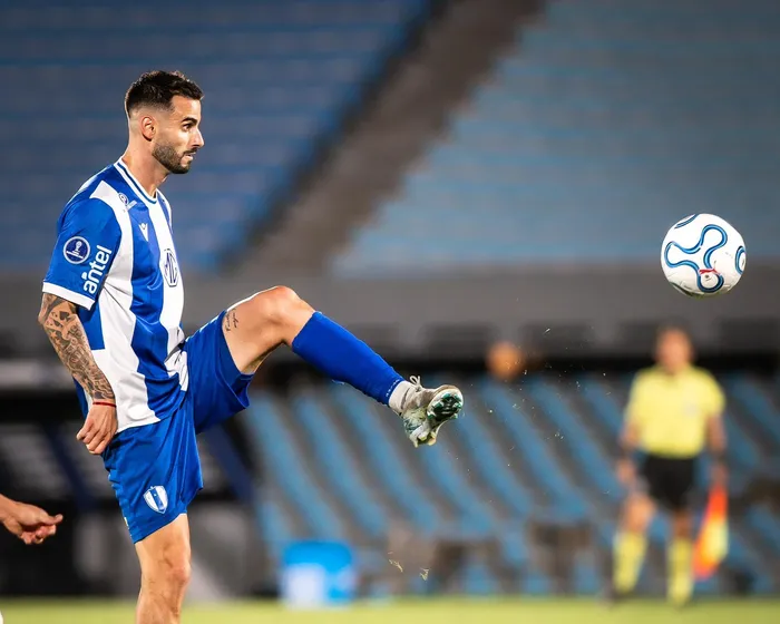 Gastón Pereiro, durante el encuentro por la Copa Sudamericana ante Cienciano, el 9 de abril, en el estadio Centenario. Foto: Redes del Club Atlético Juventud.