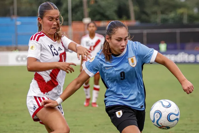 Oriana Tola, de la selección Uruguaya sub 17 femenina, el 25 de abril, en el estadio Ameliano Villeta, en Paraguay. Foto: AUF
