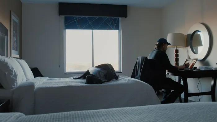 Foto principal del artículo 'Cápsulas del tiempo frente al dolor de la ausencia: el documental Todas las habitaciones vacías'