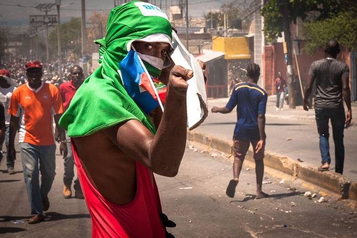 Protesta para denunciar el proyecto de referéndum constitucional llevado a cabo por el presidente Jovenel Moise, en Puerto Príncipe (archivo, marzo de 2021). Foto: Sabin Johnson, Anadolu, AFP · Foto: Sabina Harar