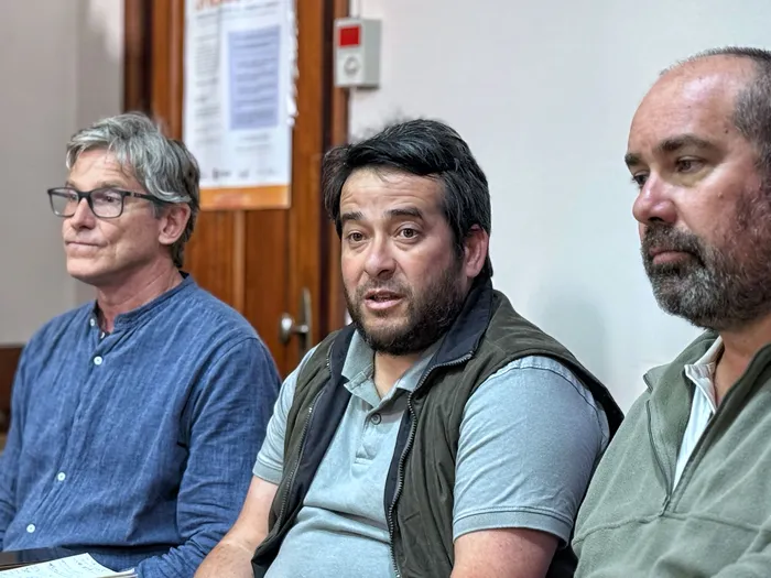 Andrés Treglia, Rodrigo Vacca, Javier Texeira, el 14 de octubre en la sede de MGAP de Salto.
Foto: Romina Simean