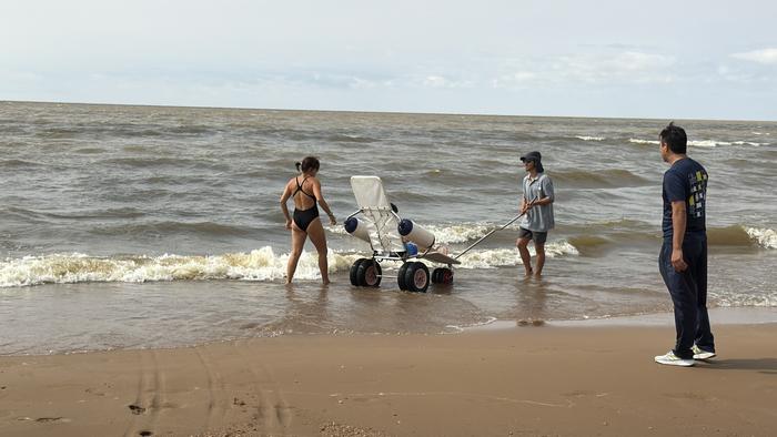 Plan piloto de disfrute inclusivo de playas en Playa Charrúa
Foto: Municipio de Juan Lacaze