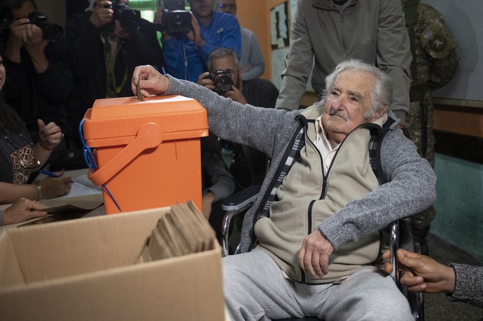 José Mujica, el 27 de octubre, en la escuela Turquía. · Foto: Alessandro Maradei