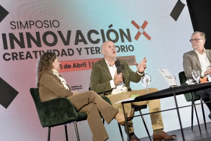 Francisco Legnani, el 21 de abril, durante la apertura del simposio “Innovación, creatividad y territorio”, en Canelones. · Foto: Intendencia de Canelones