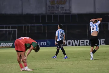 Cerro y Boston River, por el Torneo Apertura, el 27 de febrero, en el estadio Luis Tróccoli. · Foto: María Vivanco