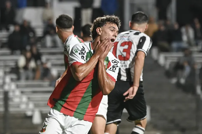 Durante el encuentro entre Montevideo Wanaderers y Deportivo Maldonado, el 6 de marzo, en el Parque Viera. · Foto: Inés Guimaraens