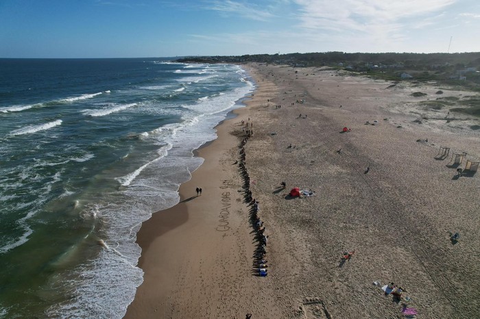 Foto principal del artículo 'Vecinos de Punta Rubia exigen que se instale una casilla de guardavidas donde se accidentó un joven este domingo' · Foto: Juan Manuel Pankoski