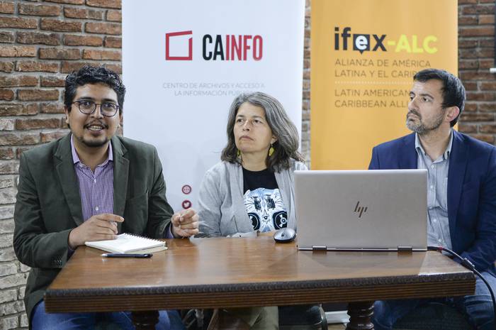 Pedro Vaca Villarreal, Carolina Bottero y Fabián Werner, durante la presentación del informe. · Foto: Juan Manuel Ramos
