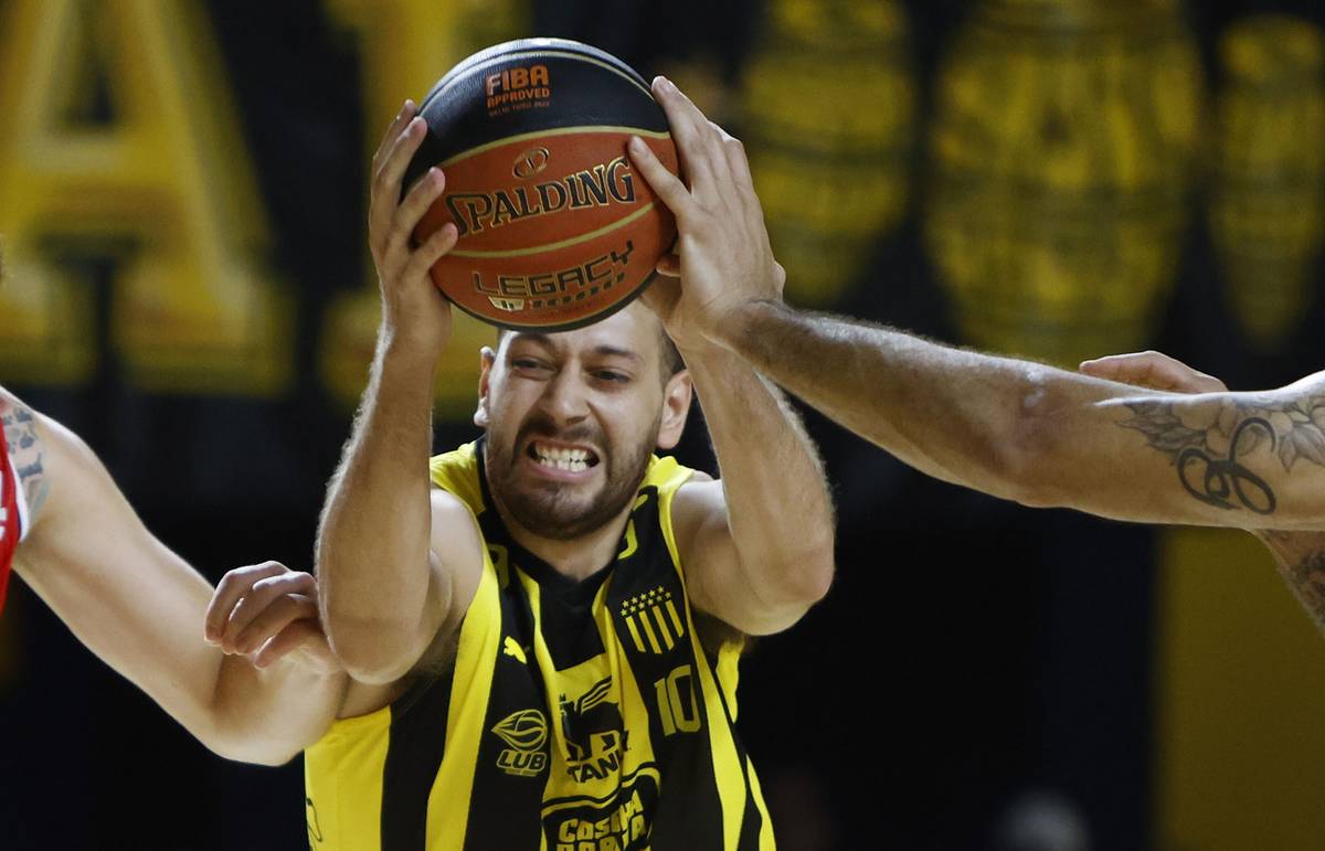 Liga Uruguaya de Básquetbol tres fechas, tres equipos buscando entrar