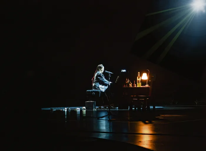 Natalia Lafourcade, el 26 de mayo, durante el show en el Auditorio Nacional del Sodre, en Montevideo. · Foto: Victoria Maillot, difusión