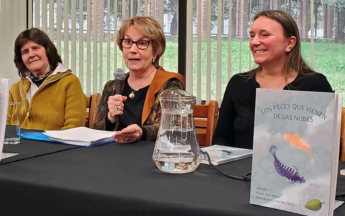 Las editoras del libro _Los peces que vienen de las nubes_ Graciela García, Nibia Berois y María José Arezo. · Foto: Emilia Inés Piñon