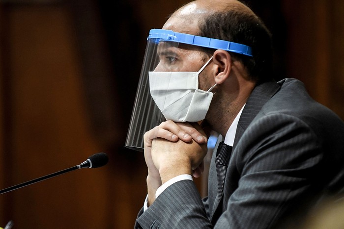 Martín Lema, durante una sesión, en la cámara de representantes del Palacio Legislativo (archivo, abril de 2020). · Foto: Javier Calvelo, adhocFOTOS