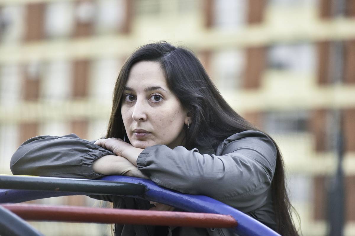 Un pozo, una pared, un árbol: Leonor Courtoisie y su Irse yendo - Vimarsana News