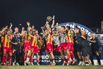Jugadores de Progreso, el 29 de enero, tras ganarle a Boston River, en el estadio Alfredo Víctor Viera. · Foto: Mathías Andrade