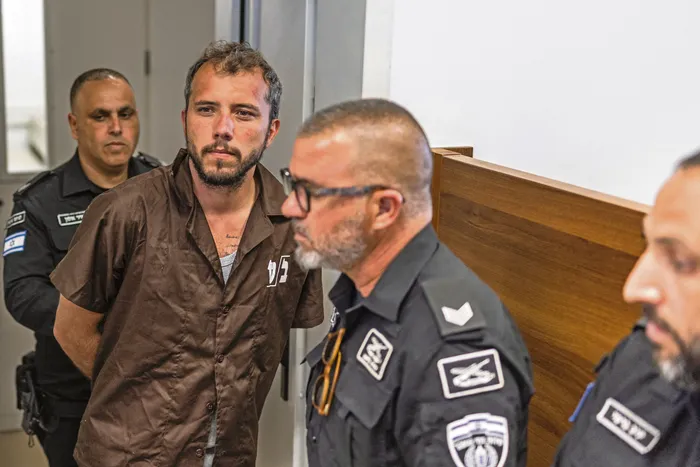El activista e integrante de la Flotilla Global Sumud Thiago Ávila en un tribunal de la ciudad israelí de Ashkelon. · Foto: Ilia Yefimovich, AFP