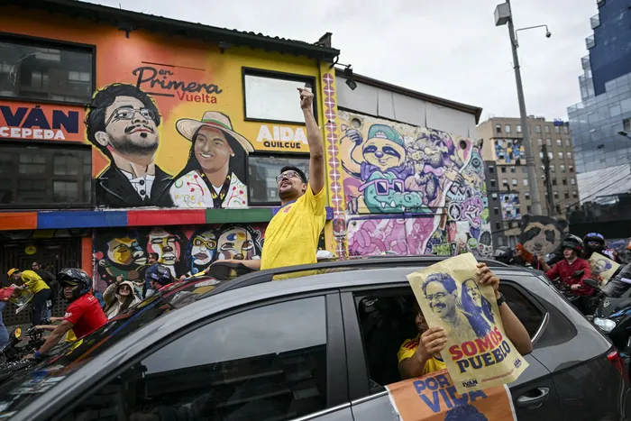 Movilización de simpatizantes del candidato Iván Cepeda, el 15 de junio, en Bogotá. · Foto: Juan Barreto, AFP